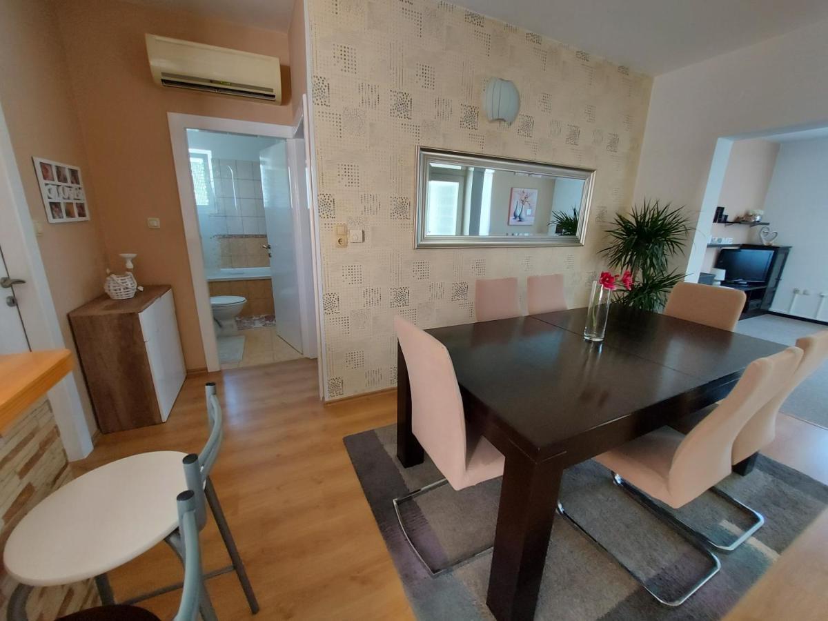 Apartman Larisa Lejlighed Kampor Eksteriør billede