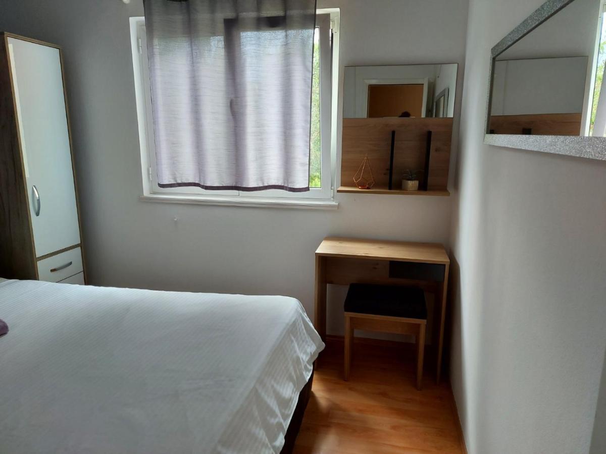 Apartman Larisa Lejlighed Kampor Eksteriør billede