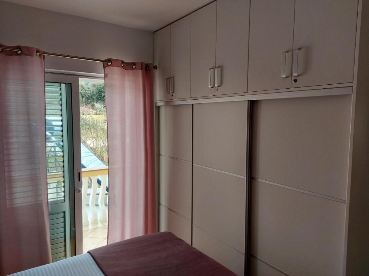 Apartman Larisa Lejlighed Kampor Eksteriør billede